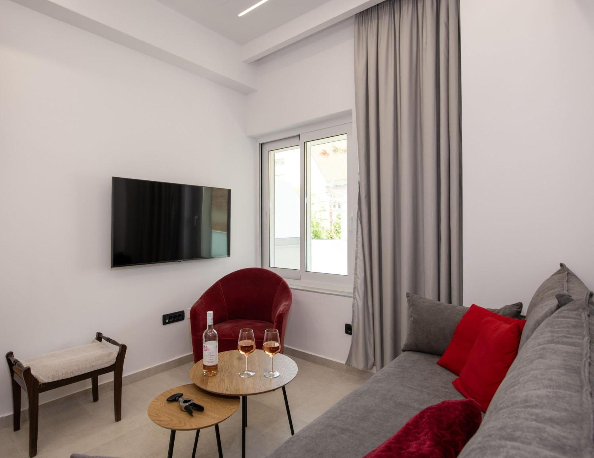 Cherry Central Luxury Suites Ханья Экстерьер фото