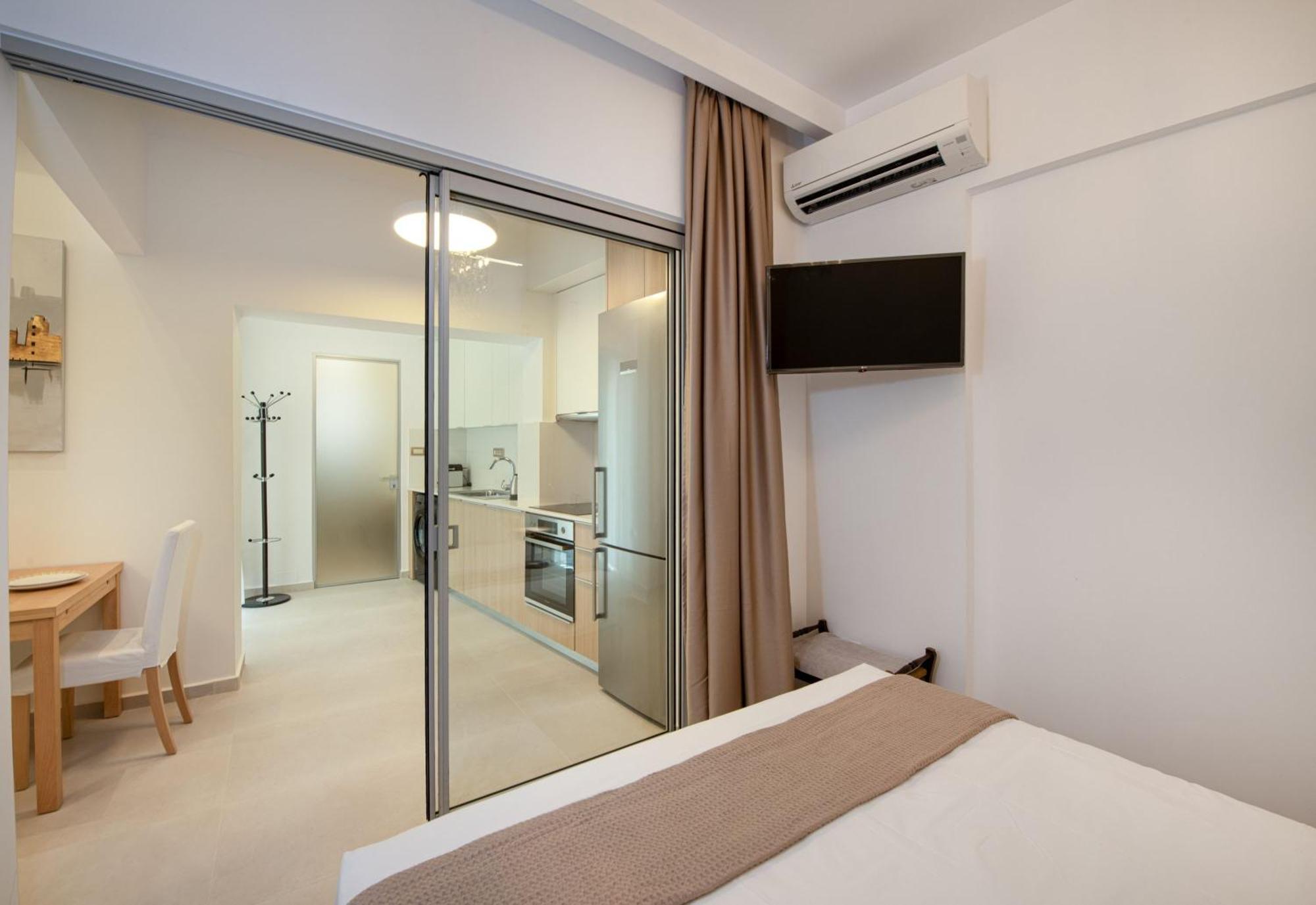 Cherry Central Luxury Suites Ханья Экстерьер фото