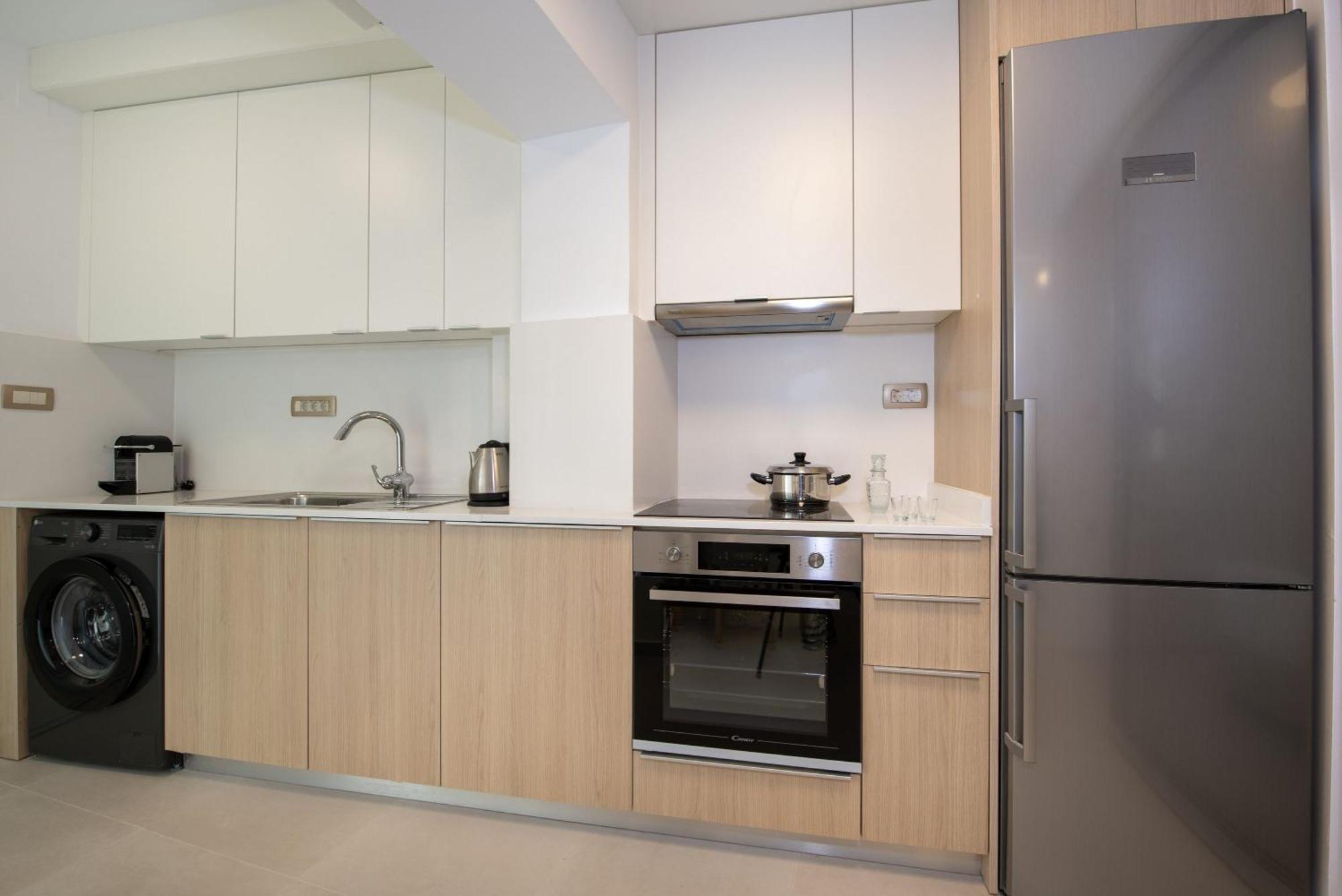 Cherry Central Luxury Suites Ханья Экстерьер фото