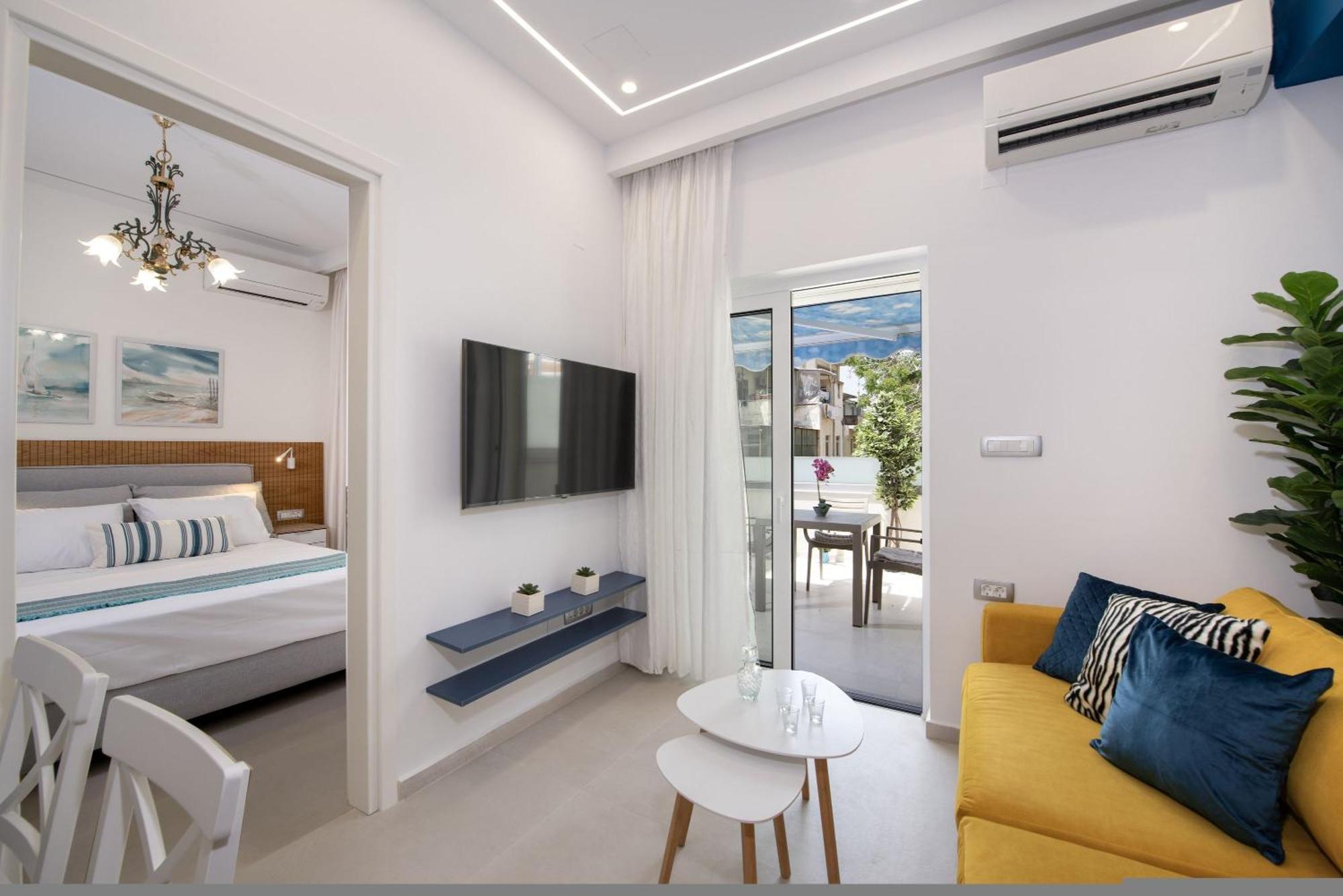 Cherry Central Luxury Suites Ханья Экстерьер фото